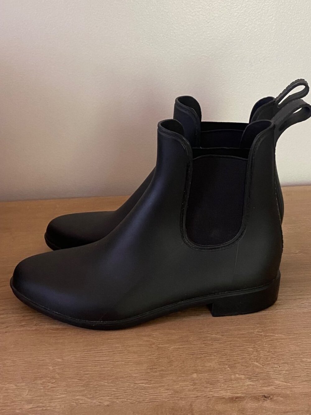 Capelli New York Women's Black Rubber Chelsea Rain Boots Size 8 - Picture 2 of 8